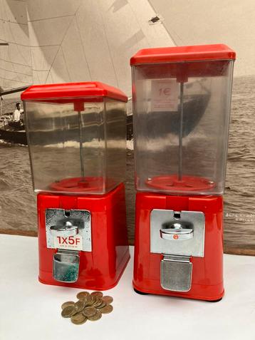 2 x vintage kaugomballen automaat Brabo beschikbaar voor biedingen
