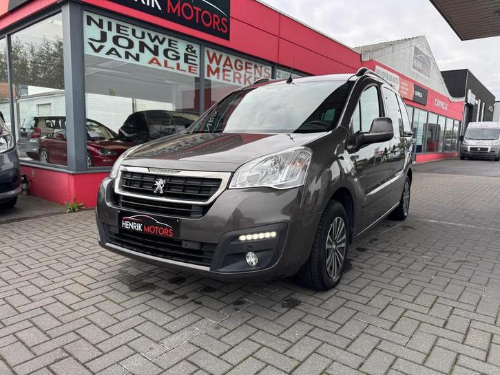Peugeot Partner Tepee 1.2i •Navi• •Cruise• •Camera• PROPERE, Auto's, Peugeot, Bedrijf, Te koop, Partner Tepee, Benzine, Ophalen