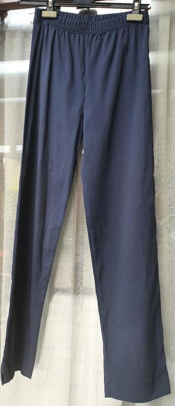 Blauwe broek maat S beschikbaar voor biedingen