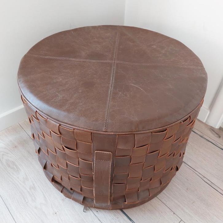 UGG, bruine lederen poef., Huis en Inrichting, Stoelen, Gebruikt, Leer, Bruin, Ophalen