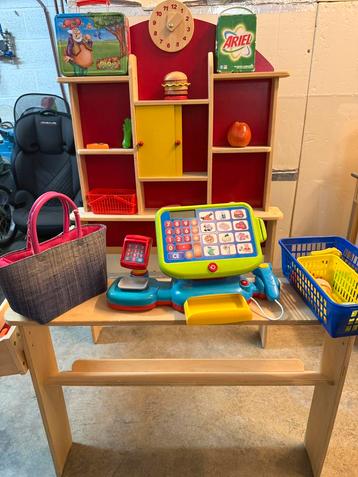 Houten winkeltje beschikbaar voor biedingen