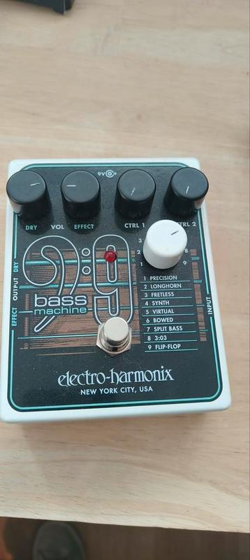 Electro - Harmonix Bass Machine Bass9 disponible aux enchères