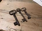 3 vieilles clés en fer, Enlèvement ou Envoi