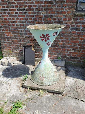 plantenbak groot beschikbaar voor biedingen