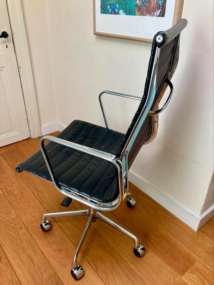 vitra EA117 – Zwart kunstleer – Origineel Eames, Huis en Inrichting, Bureaustoelen, Gebruikt, Bureaustoel, Zwart, Ophalen