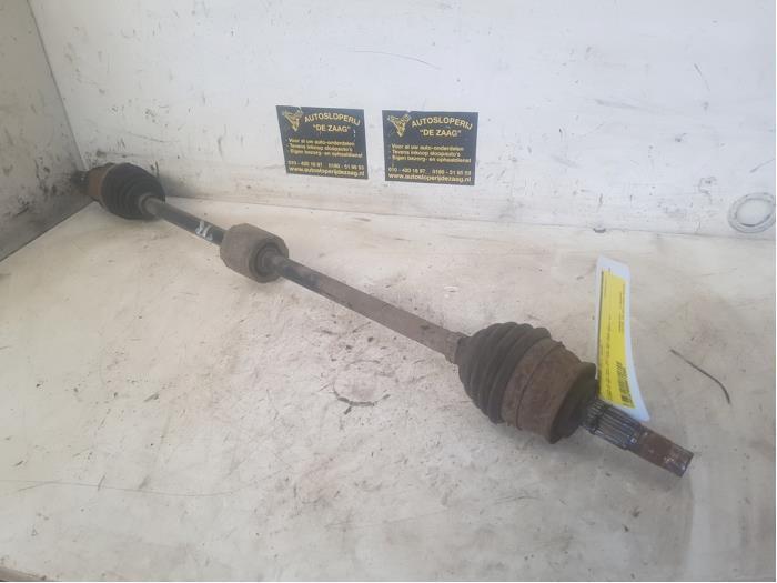 Aandrijfas rechts-voor van een Opel Corsa, Auto-onderdelen, Remmen en Aandrijving, Opel, Gebruikt, 3 maanden garantie, Ophalen of Verzenden