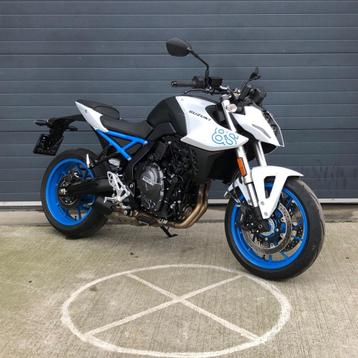 SUZUKI GSX-8S | NEARLY NEW | FABRIEKSWAARBORG beschikbaar voor biedingen