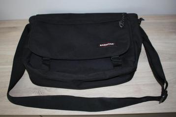 Eastpak laptop tas , rits en clips sluitingen , draagriem... beschikbaar voor biedingen