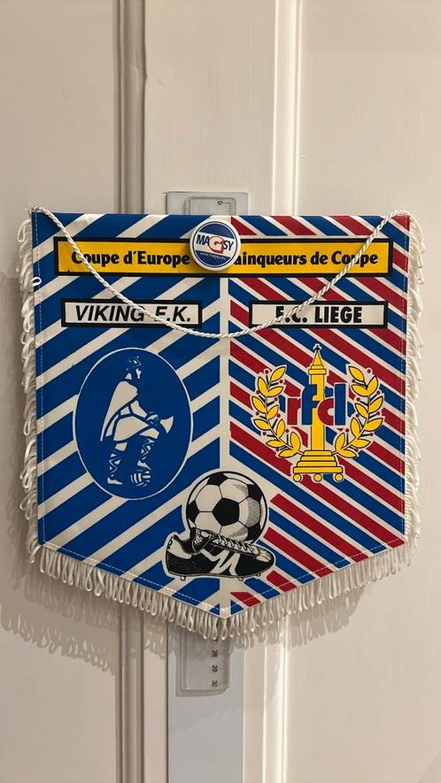 Fanion Coupe Europe FC Liège - Viking Stavanger FK 1990, Collections, Articles de Sport & Football, Comme neuf, Fanion ou Écharpe