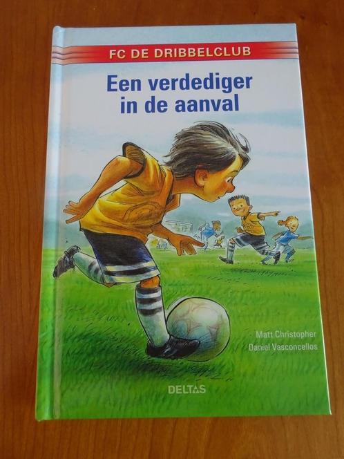 FC de Dribbelclub : een verdediger in de aanval (7+) voetbal, Boeken, Kinderboeken | Jeugd | onder 10 jaar, Gelezen, Ophalen of Verzenden