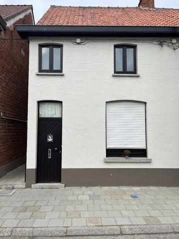 Halfopen dorpshuis met tuin & garage – Bassevelde beschikbaar voor biedingen