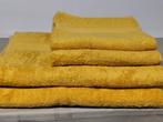 Badhanddoeken oker geel 2 grote en 2 kleine maten. NIEUW., Huis en Inrichting, Badkamer | Badtextiel en Accessoires, Ophalen, Geel