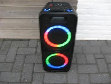 Party Box met Radio USB Bluetooth Ledverlichting beschikbaar voor biedingen