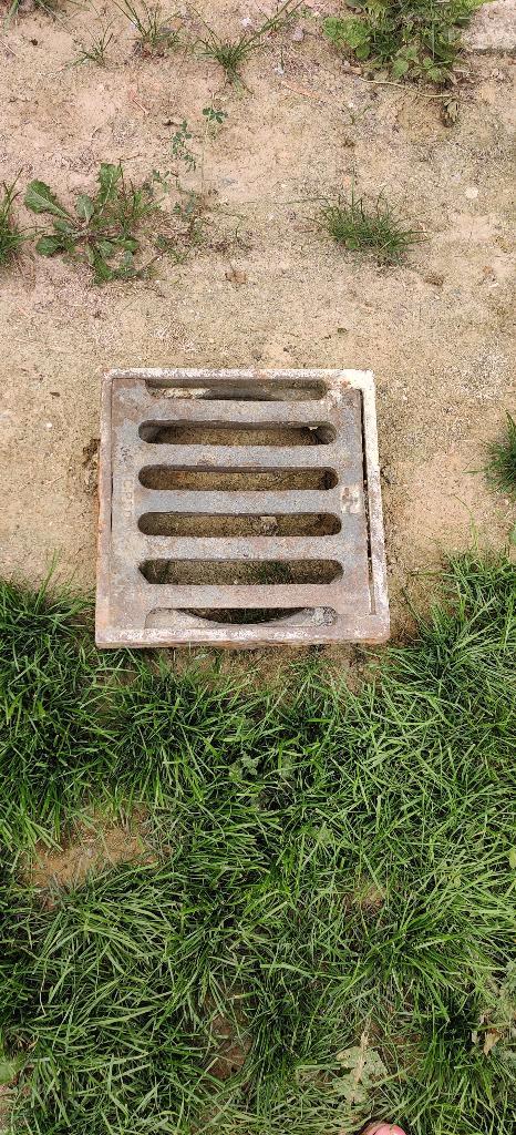 Stevig gietijzeren putrooster / rooster (23x23 cm), Doe-het-zelf en Bouw, Buizen en Afvoer, Gebruikt, Afvoer, Overige materialen