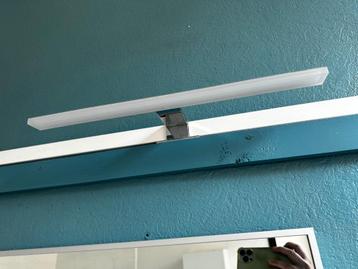 Lamp badkamer beschikbaar voor biedingen