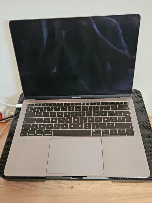 Macbook Air (700 euro), Computers en Software, Apple Macbooks, Gebruikt, MacBook, 13 inch, Minder dan 2 Ghz, 256 GB, 8 GB, Azerty