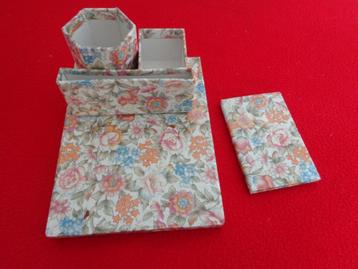 Porte crayons petit carnet d'adresses etc... Neuf. beschikbaar voor biedingen