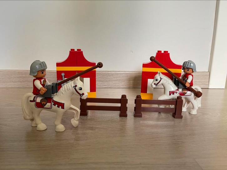 2x Lego Duplo 10568 Riddertoernooi, Kinderen en Baby's, Speelgoed | Duplo en Lego, Zo goed als nieuw, Duplo, Ophalen of Verzenden