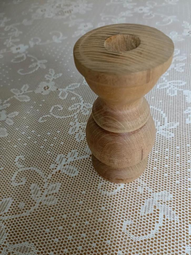 Kaarshouder in hout – Natuurlijk en sfeervol design, Huis en Inrichting, Woonaccessoires | Kandelaars en Kaarsen, Zo goed als nieuw