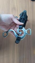 Mooie hackamore, Enlèvement