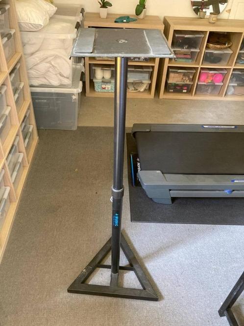 2 Verstelbare speaker statieven – stevig & trillingsdempend, Muziek en Instrumenten, Standaarden, Zo goed als nieuw, Muziekstandaard