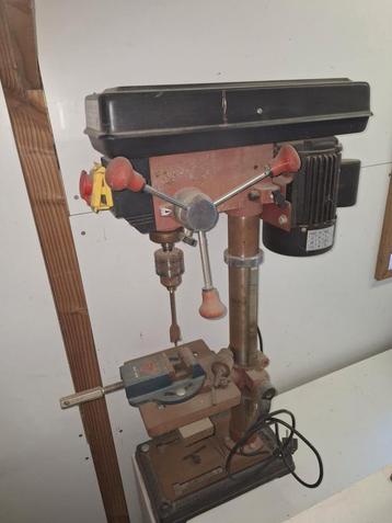 kolomboormachine 370W 230V 12 snelheden beschikbaar voor biedingen