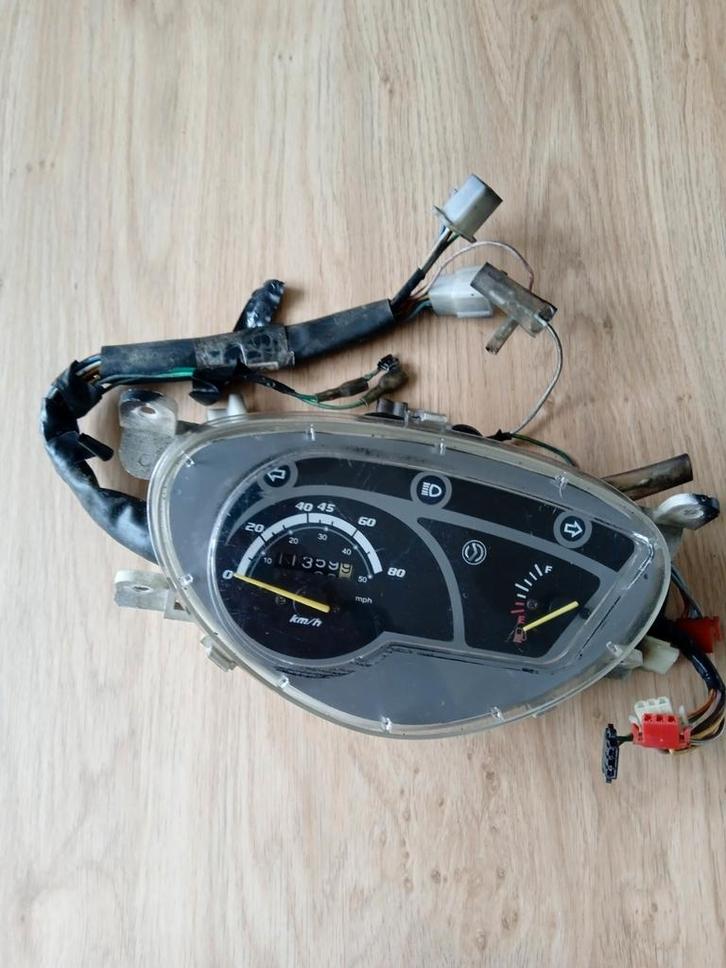 Sym orbit 2 kilometerteller, Fietsen en Brommers, Brommeronderdelen | Algemeen, Carburateur, Ophalen of Verzenden