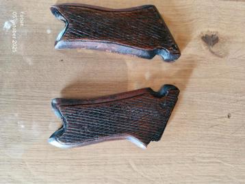P08 Luger grips beschikbaar voor biedingen