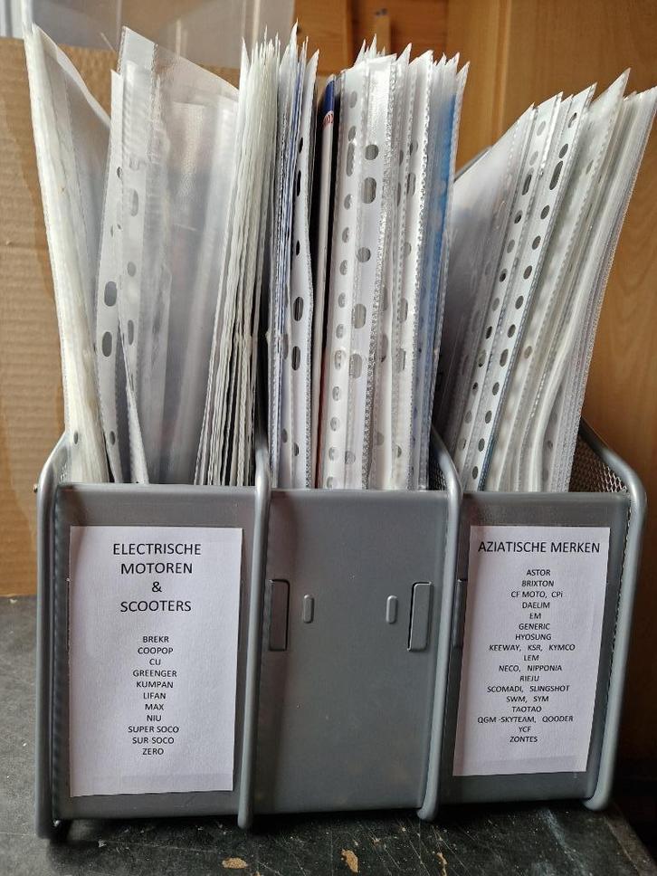 Folders van Aziatische moto, brommers en scooters, Motoren, Handleidingen en Instructieboekjes, Ophalen of Verzenden