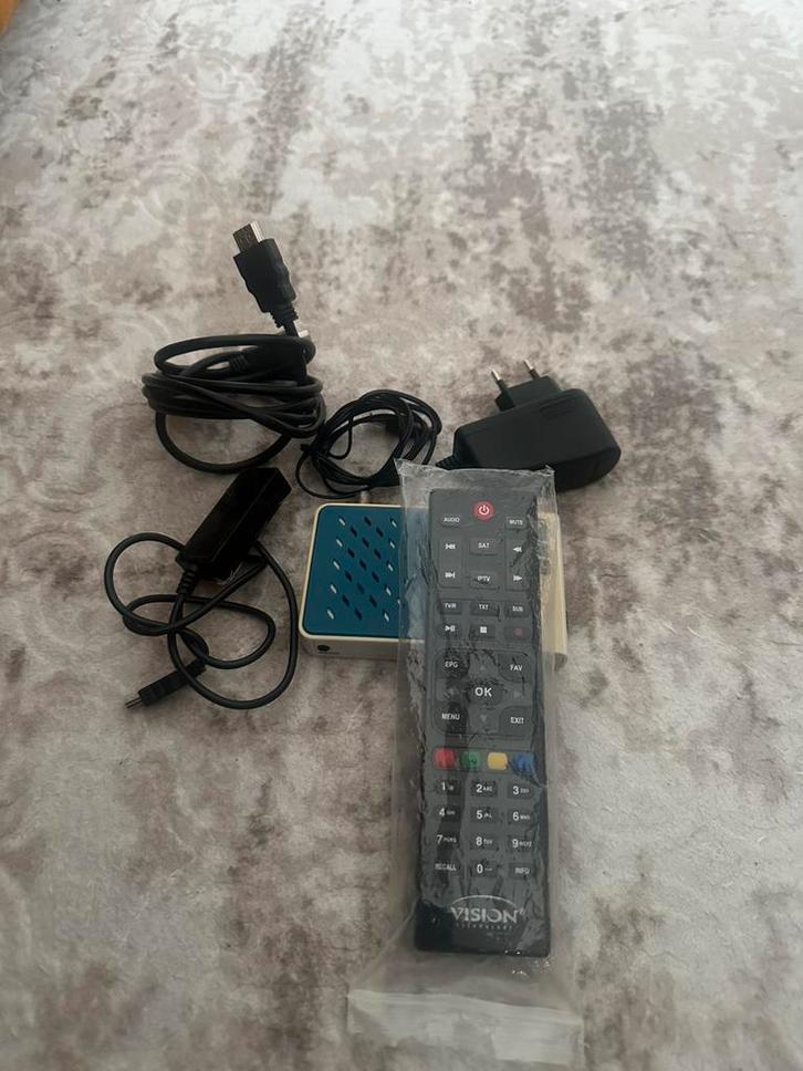 Satellietdecoder, Audio, Tv en Foto, Afstandsbedieningen, Zo goed als nieuw, Ophalen