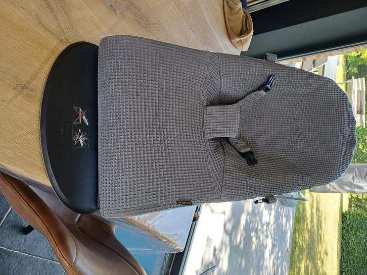 Sitter babybjorn met 2 sitterzakken + speelboog, Kinderen en Baby's, Babywiegjes en Ledikanten, Zo goed als nieuw, Overige typen