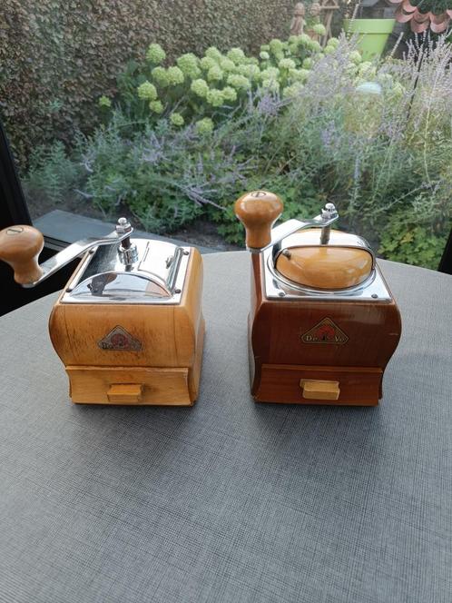 2 koffiemolens. Vintage. Merk: Devecht. Made in Holland., Antiek en Kunst, Antiek | Keukengerei, Ophalen