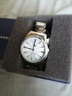 WEG=WEG!!! GOED ALS NIEUW TOMMY HILFIGER HORLOGE + DOOS, Overige merken, Staal, Staal, Verzenden