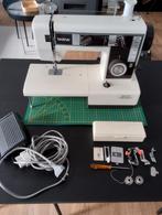 Machine + tout le matériel + des cours en ligne, Hobby en Vrije tijd, Naaimachines en Toebehoren, Ophalen, Zo goed als nieuw, Naaimachine