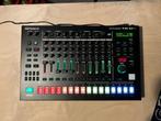 Roland TR8S tafelmodel synthesizer-drumcomputer, Muziek en Instrumenten, Ophalen of Verzenden, Zo goed als nieuw, Roland