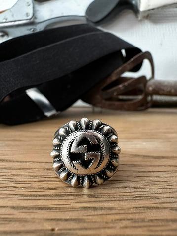 Gucci ring zilver beschikbaar voor biedingen