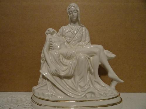 Statue Pietà Piëta Statue Pietà antique en porcelaine 1930, Antiquités & Art, Antiquités | Objets religieux, Enlèvement ou Envoi