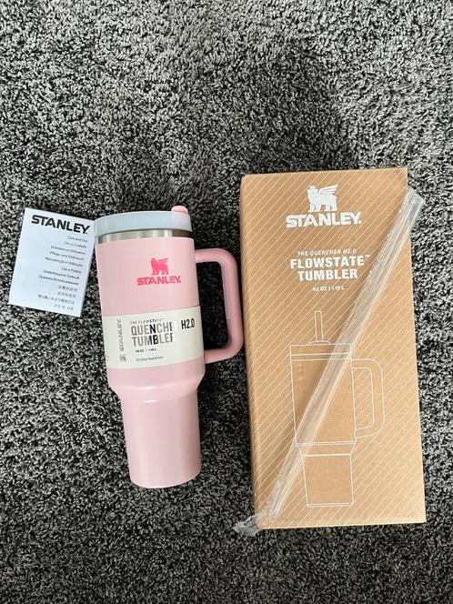 Stanley Tumbler 40oz – Babyroze – Nieuw in verpakking, Elektronische apparatuur, Koffiemachine-accessoires, Nieuw, Ophalen of Verzenden