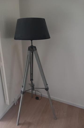 Lampe de sol, Enlèvement
