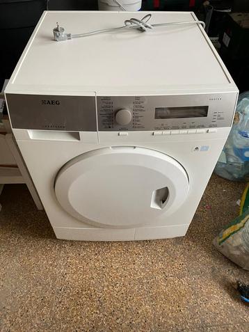 Sèche linge aeg avec pompe à chaleur classe A+ 8kg disponible aux enchères