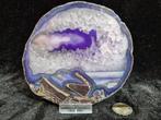 Prachtige Paarse (geverfd) Agaat Schijf met Bergkristal!, Verzamelen, Mineralen en Fossielen, Ophalen of Verzenden, Mineraal