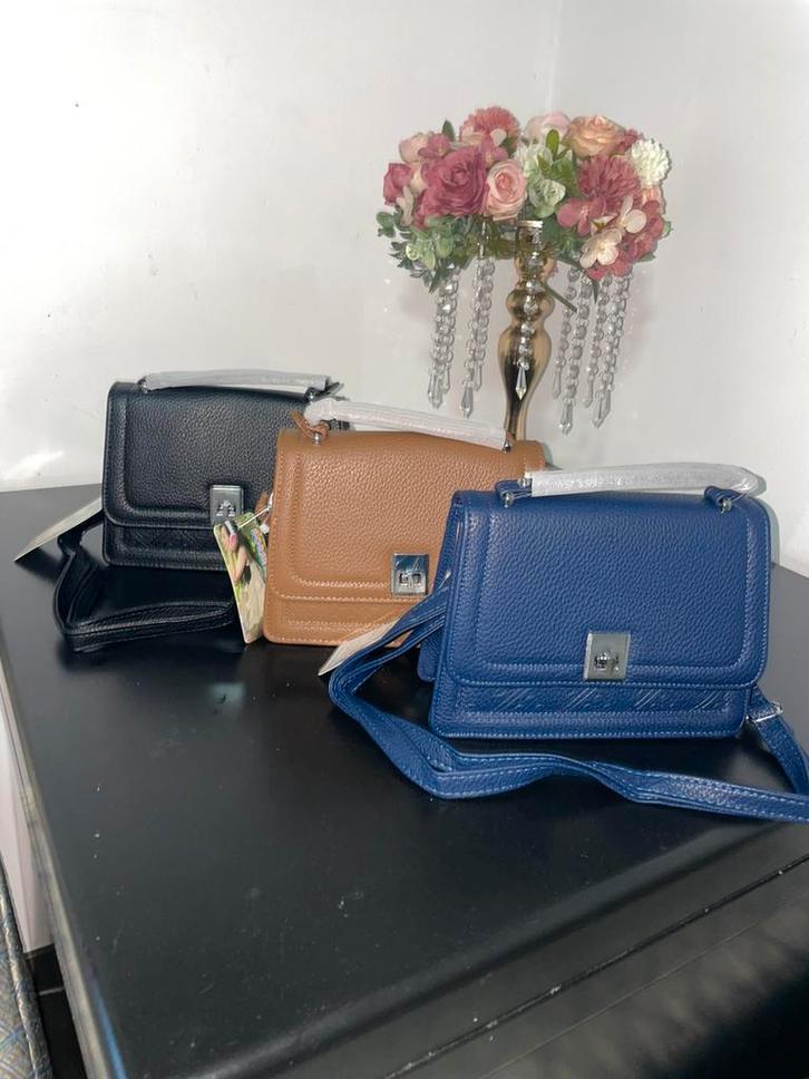 Elegante Schoudertas – Verkrijgbaar in 3 Kleuren!, Handtassen en Accessoires, Tassen | Damestassen, Nieuw, Handtas, Zwart, Ophalen of Verzenden