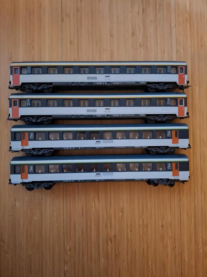 Lot de 4 voitures voyageurs "Corail" de la Sncf, Hobby en Vrije tijd, Modeltreinen | H0, Nieuw, Lima, Ophalen of Verzenden