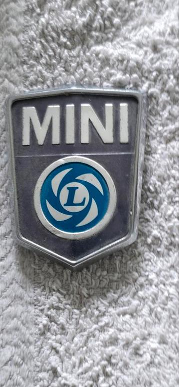 Logo Mini Austin en métal  beschikbaar voor biedingen