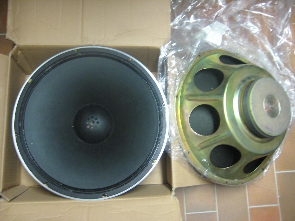 Sansui  W146A  30CM - 120Watt, Audio, Tv en Foto, Ophalen of Verzenden, 60 tot 120 watt