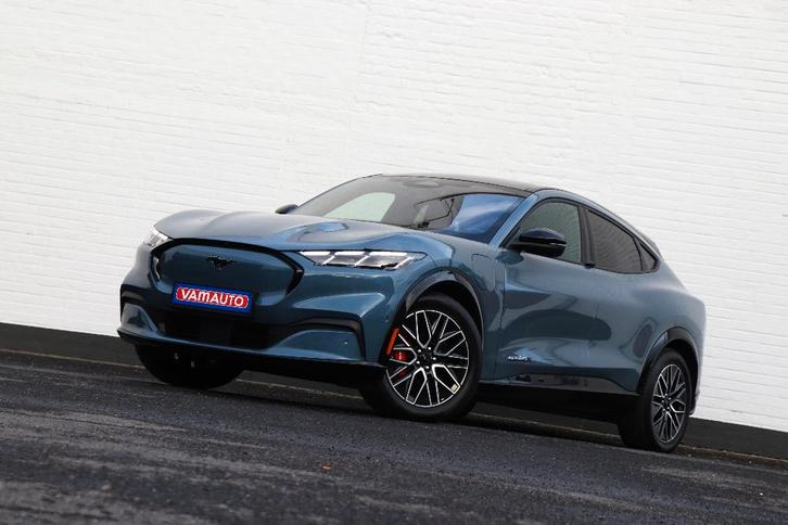 Ford Mustang Mach-E 99 kW AWD Premium 351 pk - Pano/Keyless, Auto's, Ford, Bedrijf, Te koop, Mustang, 360° camera, 4x4, ABS, Achteruitrijcamera