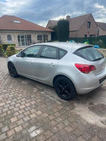 Opel astra 1.7 diesel 2011 €5 gekeurd voor verkoop beschikbaar voor biedingen