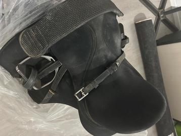 Zadel te koop 16”1/2 42cm beschikbaar voor biedingen