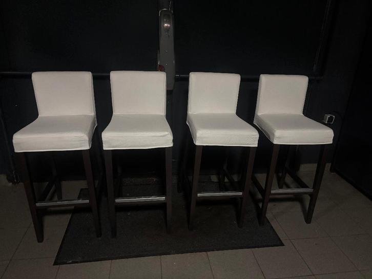 Barkrukken Henriksdal 75cm ecru hoezen met zwarte poten, Huis en Inrichting, Barkrukken, Gebruikt, 60 tot 90 cm, Hout, 4 krukken