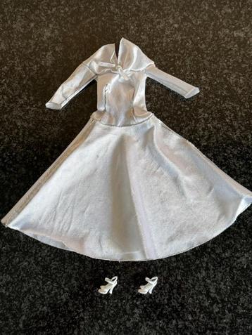 Barbie White dress ( vintage )